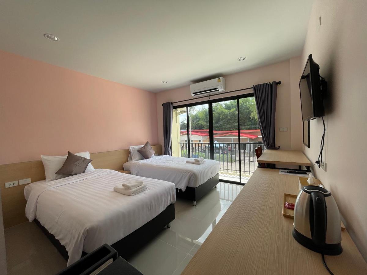 โรงแรมนิยม เอสทีเอ็น 2 - Niyom Stn 2 Hotel Ban Phue Bagian luar foto